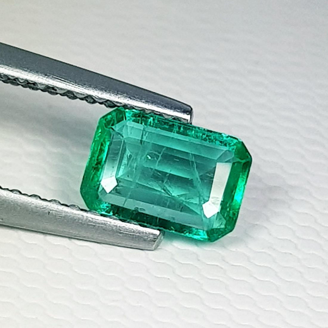 Natural Emerald Emerald Cut 0.68 ct (1 of 6)