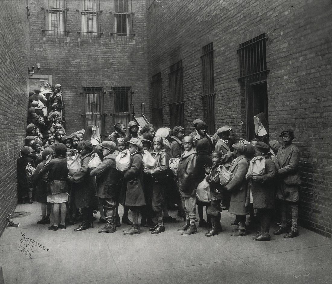 JAMES VAN DER ZEE - Elementary Students Lunch Line (1 of 1)