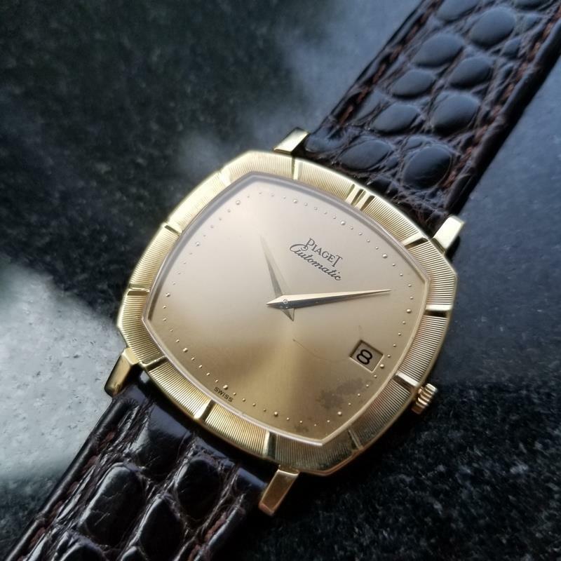 PIAGET Men's 18K solid Gold Automatic dress watch: Luxurious elegance, men's 18K solid gold Piaget automatic w/date dress watch, c.1960s. Verified authentic by a master watchmaker. Elegant Piaget gold dial, applied gold droplet hour markers and minute