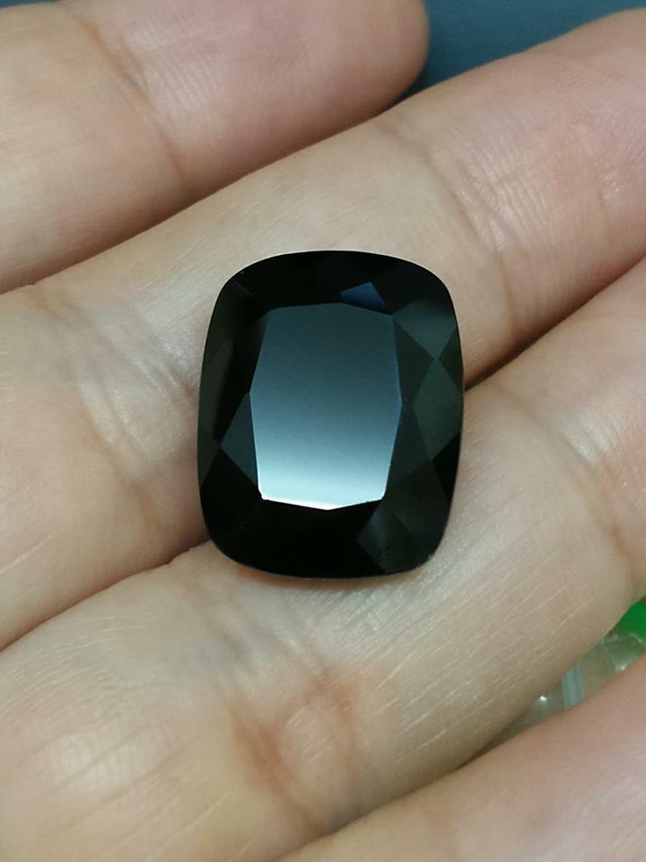 15.85Cts-18x14m. Natural Black Spinel Big Size (1 of 5)
