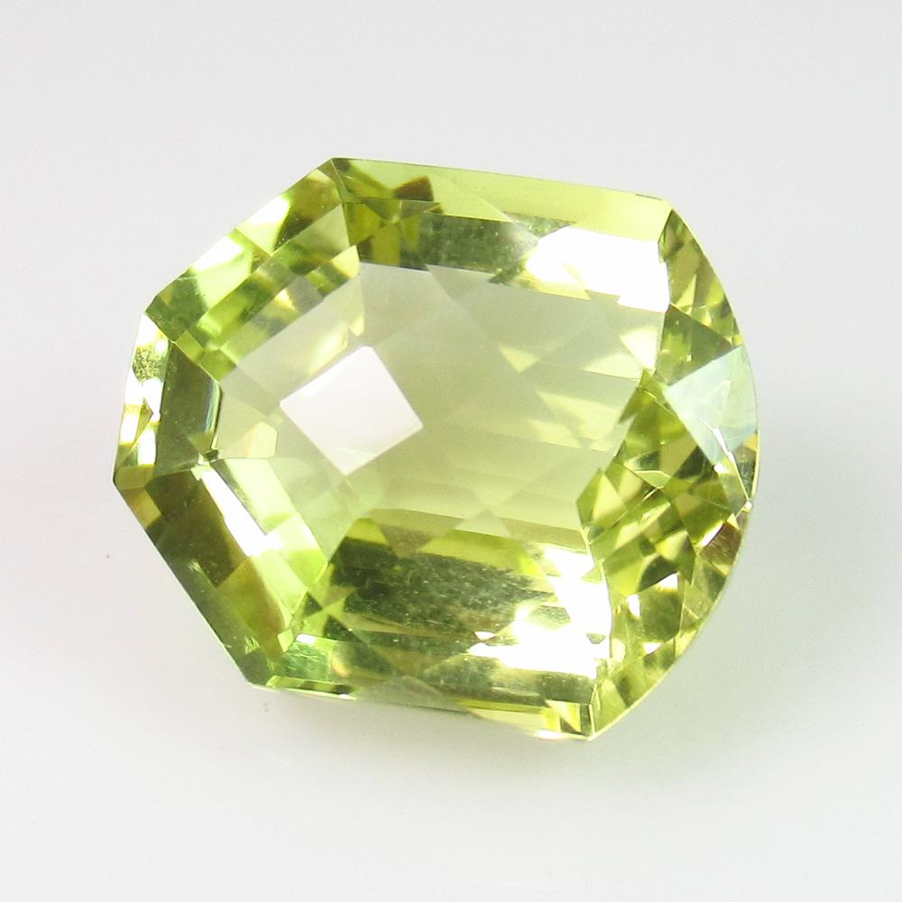 10.45 Ct Genuine Yellow Lemon Quartz Fancy Cut: No Reserve! Title: 10.45 Ct Genuine Yellow Lemon Quartz Fancy Cut Stone Clarity: VVS Loose Gemstone: Natuarl Lemon Quartz Carat Weights: 10.45 Size/Dimensions: 14.40 x 12.30 x 9.00 mm Top Quality Lust