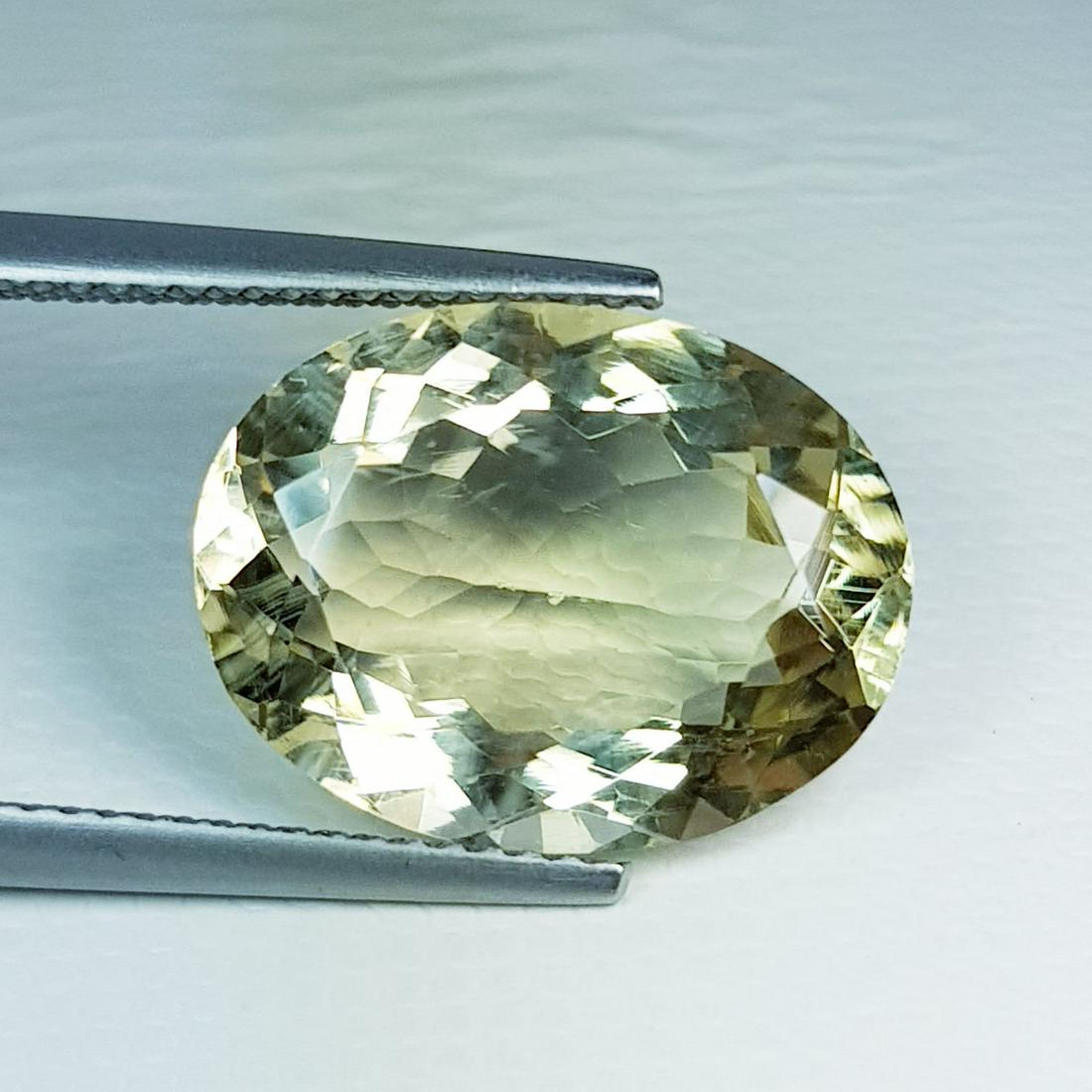 Natural Scapolite Oval Cut - 9.08 ct: No Reserve! Title: Natural Scapolite Oval Cut - 9.08 ct Color/Clarity: IF - VVS Loosegemstone Carat Weights: 9.08 Size/Dimensions: 16.20 x 12.30 x 7.25 Oval - Madagascar Shipping: Worldwide: Flat-rate