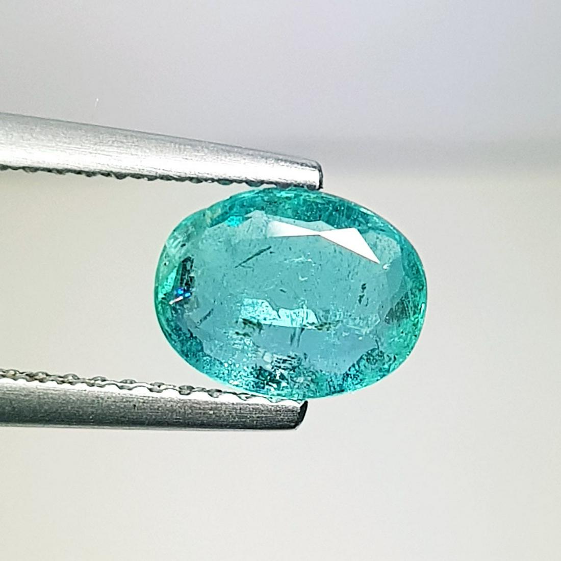 Natural Emerald Oval Cut 1.10 ct (1 of 5)