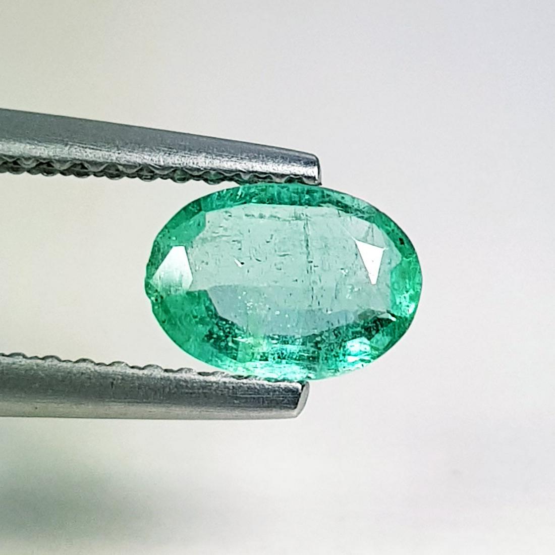 Natural Emerald Oval Cut 0.55 ct (1 of 5)