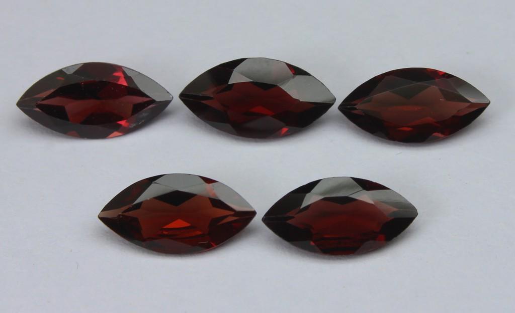 5.90 CT Pyrope Almandite Garnets set (1 of 3)