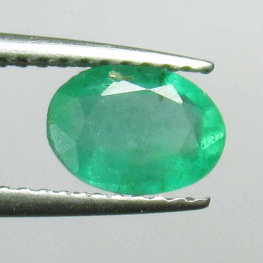 0.92 Ct Genuine Zambian Emerald Oval Cut (1 of 2)