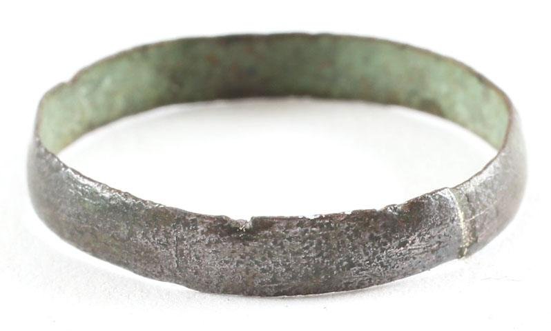 ANCIENT VIKING WEDDING RING C.850-1050 AD Size 8.: No Reserve! Size 8. Bronze, Narrow rounded band, 3.0mm. Excellent with fine glossy patina. Vikings exchanged rings on the pommel of the groom’s sword. Gift boxed with certificate of authenticity. Sh