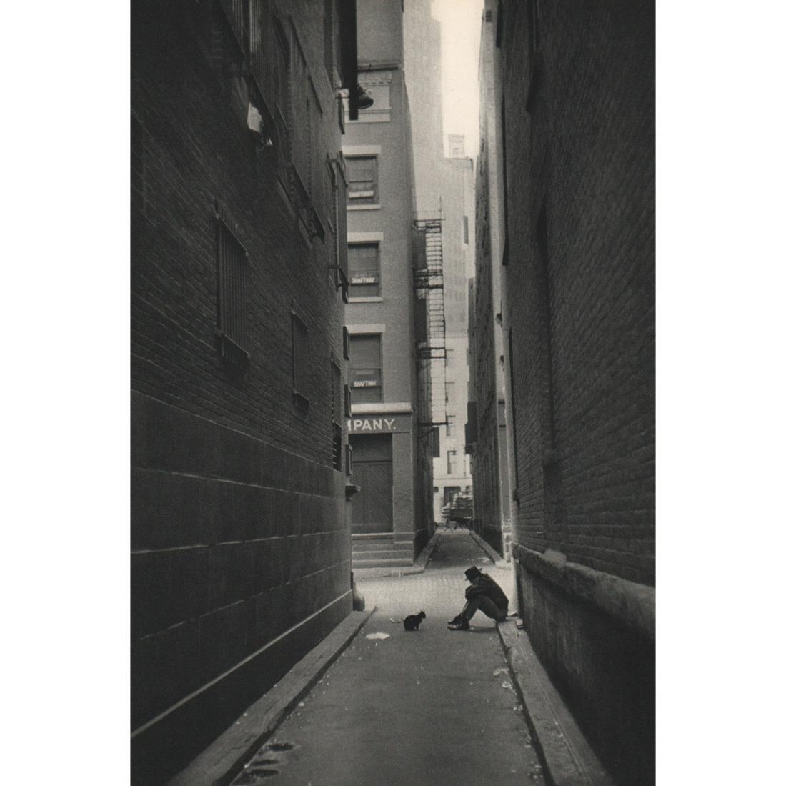 HENRI CARTIER-BRESSON - Solitude Downtown: Artist: HENRI CARTIER-BRESSON Print Title: Solitude Downtown New York, 1947 Medium: Sheet-fed Gravure Printing Date: 1950's Printed in France Image Size approx: 13.5 x 9 inches Henri Cartier-Bresson (