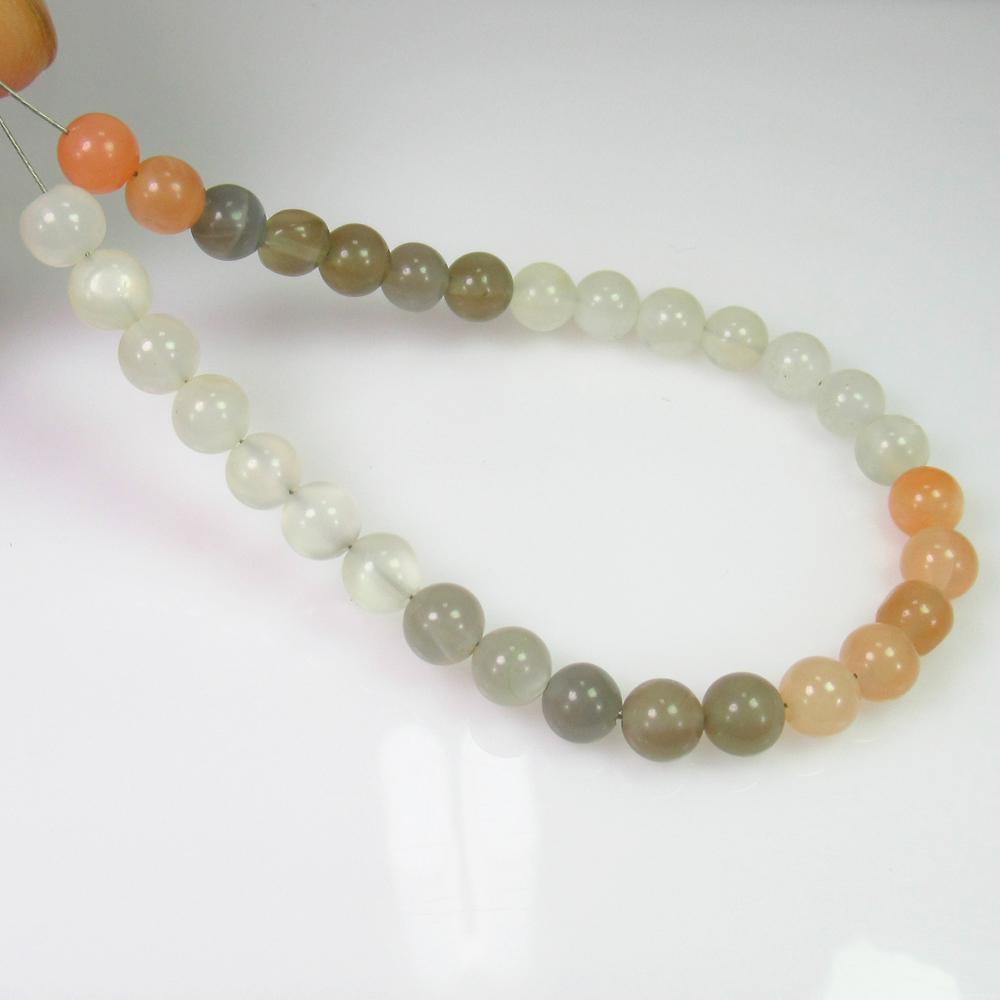 27.64 Ct Genuine 31 Drilled Moonstone Ball Beads: No Reserve! Title: 27.64 Ct Genuine 31 Drilled Moonstone Ball Beads Stone Clarity: Semi-Transparent Gemstone: Natural Moonstone Beads Carat Weights: 27.64 Size/Dimensions: 4.90 - 5.40 mm / 31 PC's Dri
