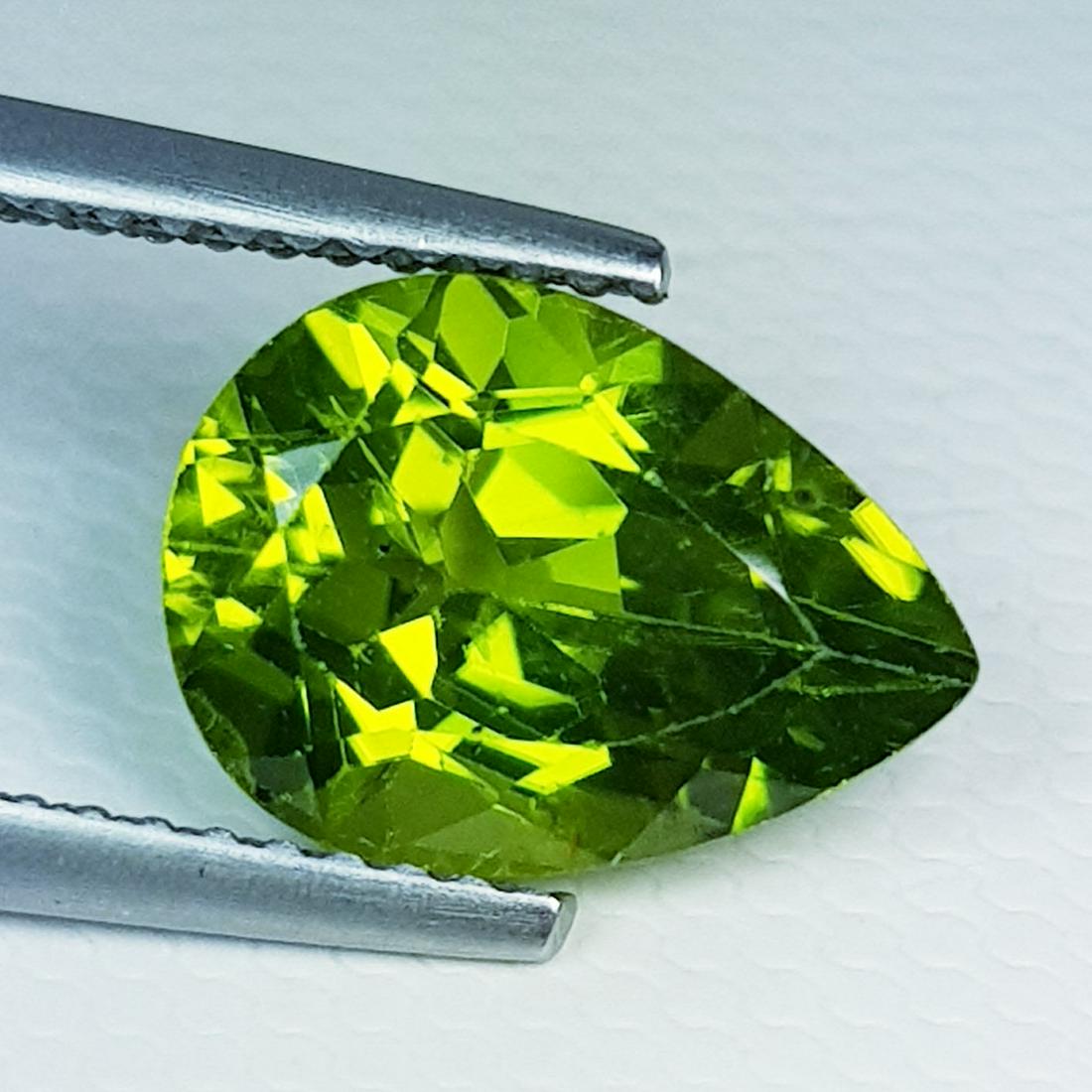 Natural Peridot Pear Cut 3.50 ct: No Reserve! Title: Natural Peridot Pear Cut 3.50 ct Color/Clarity: IF - VVS Gemstones: Loosegemstone Carat Weights: $4 Size/Dimensions: 11.00 x 8.20 x 5.80 Additional Information: Pear - Pakistan Ship