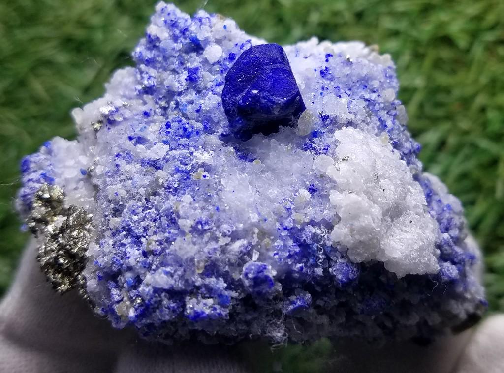 123 Grams Deep Blu Natural Lazurite Specimen Golden: Title: 123 Grams Deep Blu Natural Lazurite Specimen Golden Pyrite Gemstones: Lazurite Carat Weights: 123 Grams Size/Dimensions: 56x45x36 MM Additional Info: Natural Reserve: $40.00 Shipping: Domestic: