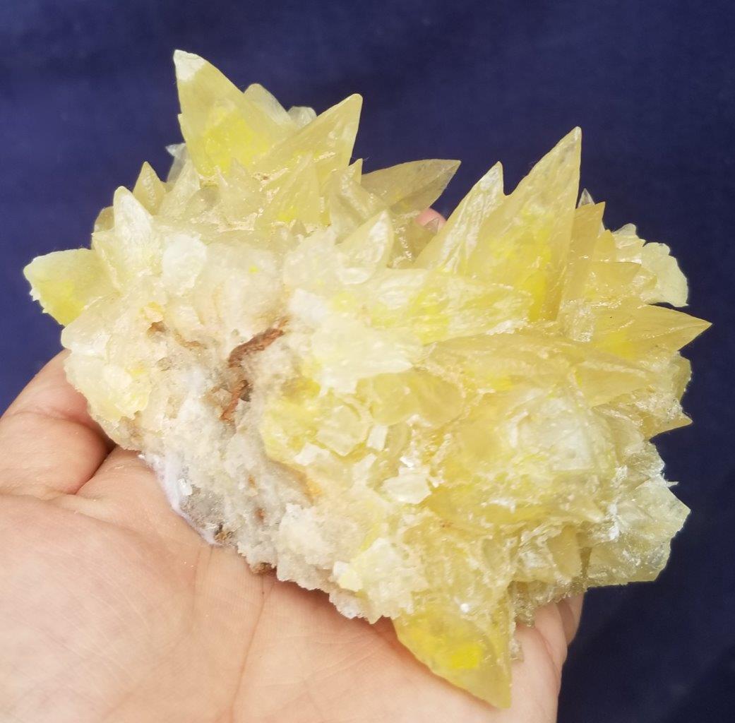 819.4 Grams Supreme Quality Dog Teeth Calcite: No Reserve! Title: 819.4 Grams Supreme Quality Dog Teeth Calcite Termianted Crystals Origin: Afghanistan Shipping: Domestic: Flat-rate of $23.00 to anywhere within the contiguous U.S. International: F