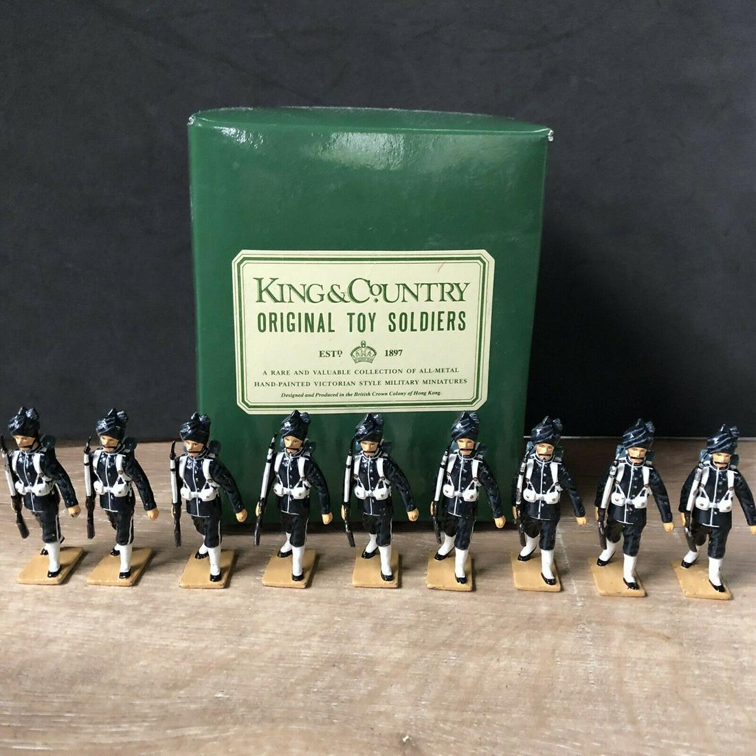 King & Country: Rare Boxed Glossy Indian Police, Old: Title: King & Country: Rare Boxed Glossy Indian Police, Old Hong Kong. Post War Description: Generally very good condition. From the streets of old Hong Kong series. See photos for additional details.