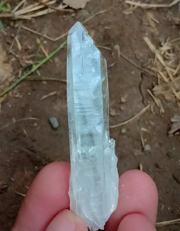 19 Gram Amazng Natural Fadan Quartz Specimen: Title: 19 Gram Amazng Natural Fadan Quartz Specimen Treatment: Natural Gemstone: Fadan Quartz Weight: 19 Gram Size/Dimensions:65x17x16 mm Origin: Pakistan Reserve: $7.00 Shipping: Domestic: Flat-rate
