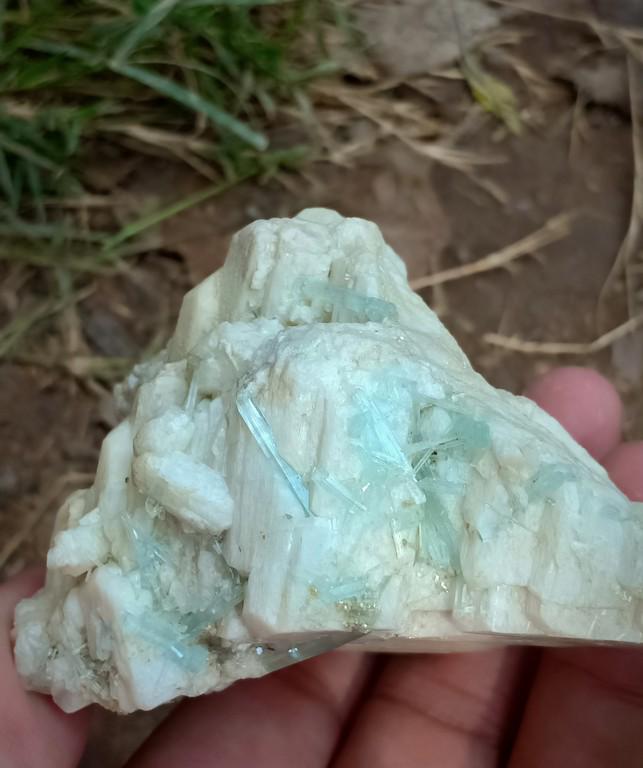 226 Gram Beautiful Natural Aquamarine On Feldsper: Title: 226 Gram Beautiful Natural Aquamarine On Feldsper Specimen Treatment: Natural Gemstone: Aquamarine Weight: 226 Gram Size/Dimensions:77x65x49 mm Origin: Pakistan Reserve: $13.00 Shipping: Domest
