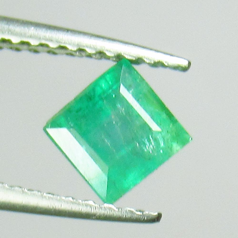 0.70 Ct Genuine Zambian Emerald Square Cut (1 of 2)