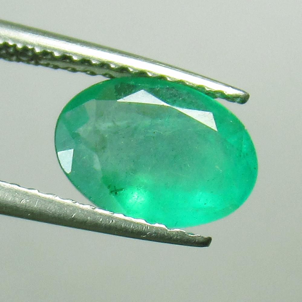 1.25 Ct Genuine Zambian Emerald Oval Cut (1 of 2)