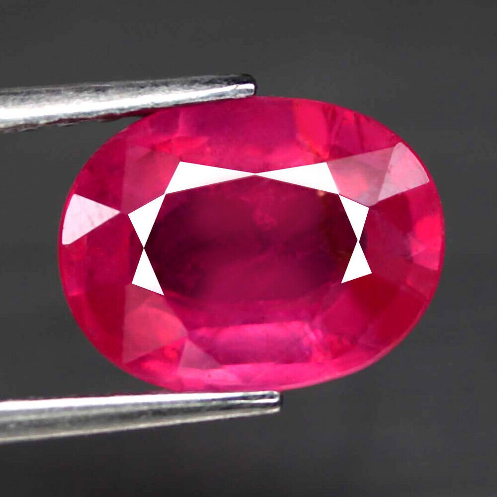 Big pink natural ruby of 5,25 ct (1 of 3)
