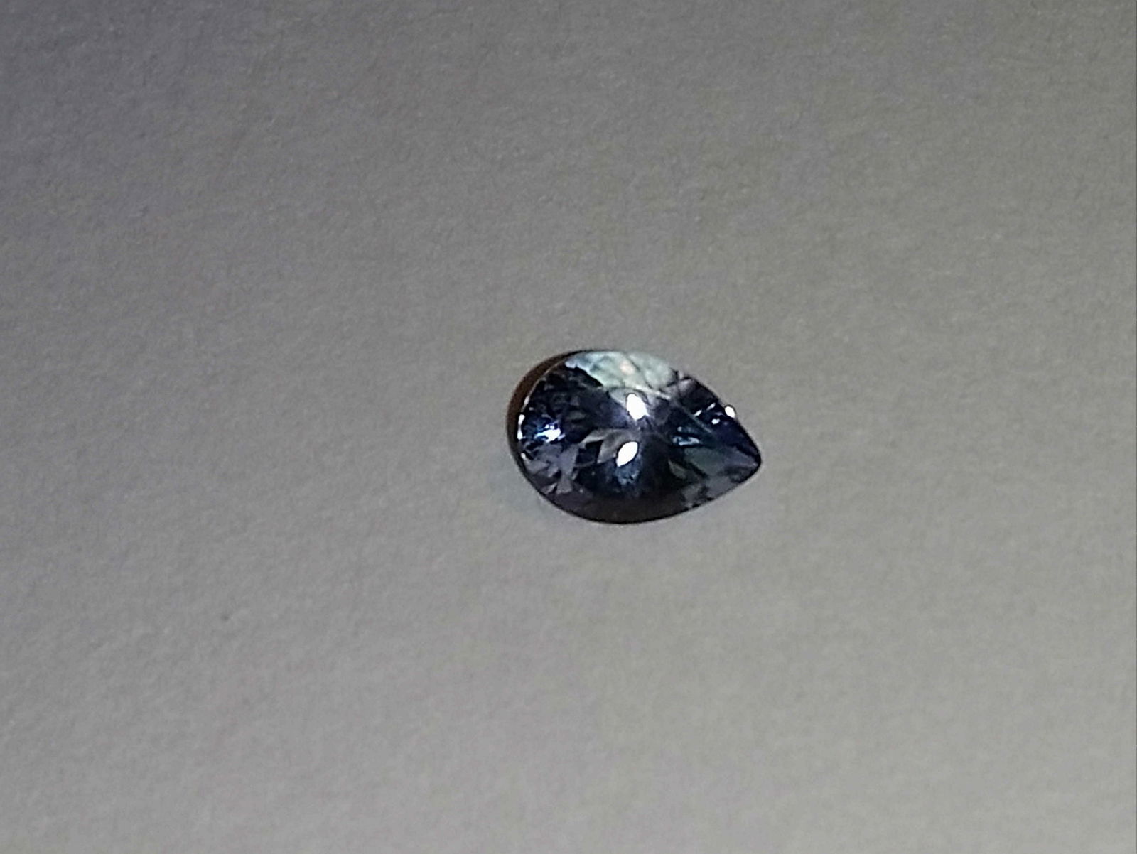 0.80 ct natural tanzanite (1 of 6)