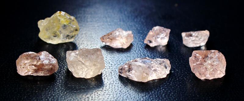 Natural & unheated~Pink Morganite Rough Lot: Title: Natural & unheated~Pink Morganite Rough Lot Color/Clarity: Pink Gemstone Type: Rough Carat Weights: 52.40 Ct Size/Dimensions: 13x11x10 mm Reserve: $15.00 Shipping: Domestic: Flat-rate of $12.0