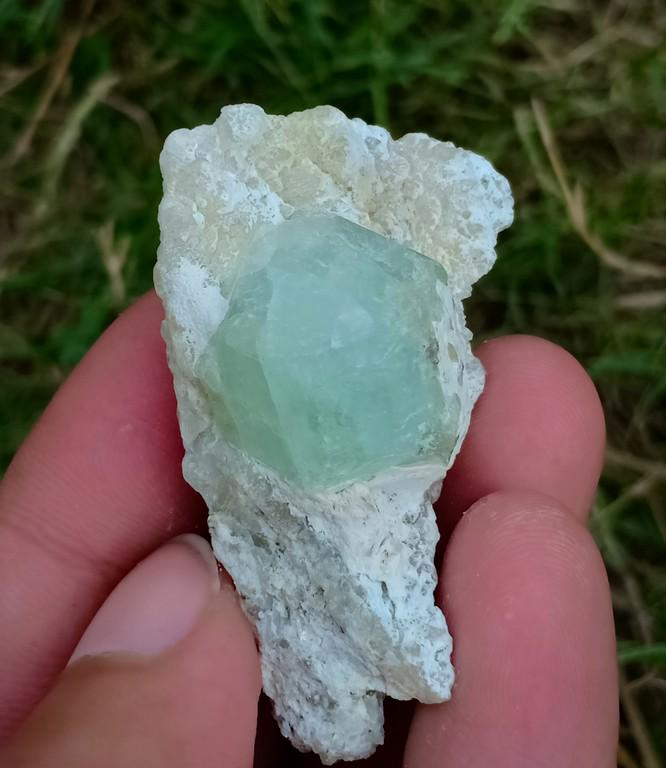 26 Gram Amazing Natural Fluorite Specimen: No Reserve! Title: 26 Gram Amazing Natural Fluorite Specimen Treatment: Natural Gemstone: Fluorite Weight: 26 Gram Size/Dimensions: 48x32x22 mm Origin: Pakistan Shipping: Domestic: Flat-rate of $18.00