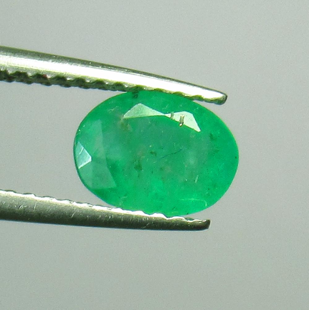 0.82 Ct Genuine Zambian Emerald Oval Cut (1 of 2)