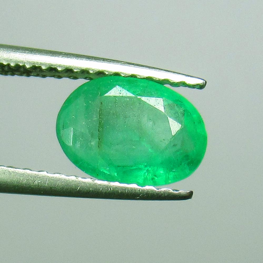 1.15 Ct Genuine Zambian Emerald Oval Cut (1 of 2)