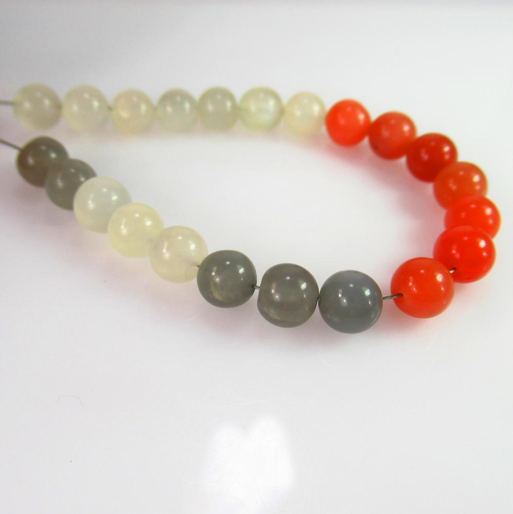 34.14 Ct Genuine 22 Drilled Moonstone Ball Beads: No Reserve! Title: 34.14 Ct Genuine 22 Drilled Moonstone Ball Beads Stone Clarity: Semi-Transparent Gemstones: Natural Moonstone Beads Carat Weights: 34.14 Size/Dimensions: 5.40 - 5.70 mm / 22 PC's Ad