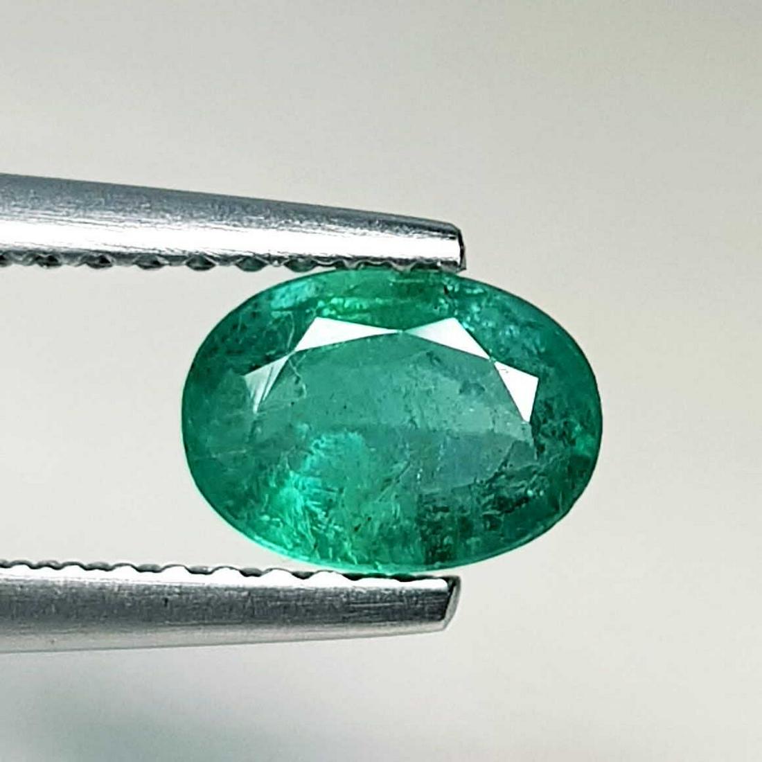 Natural Emerald Oval Cut 0.86 ct (1 of 4)