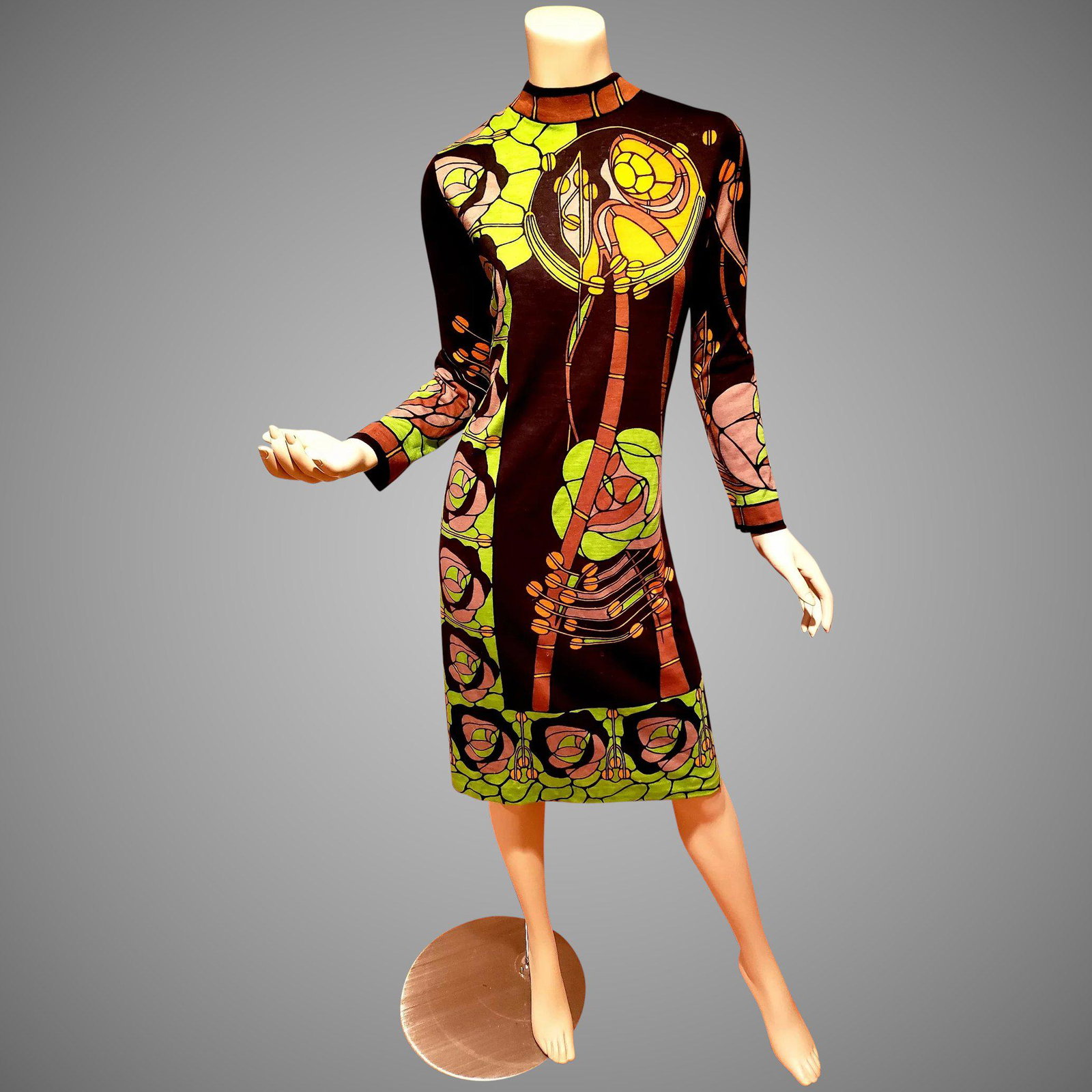 Paganne Vtg Floral printed wiggle dress vibrant colors: Gorgeous Paganne dress with amazing vibrant colors. Wiggle style with floral print. Gene Berk in a wool/silk combo Has some sequins throughout. Bust-40" Waist-38" Hip-41" Please note that the Reserve 