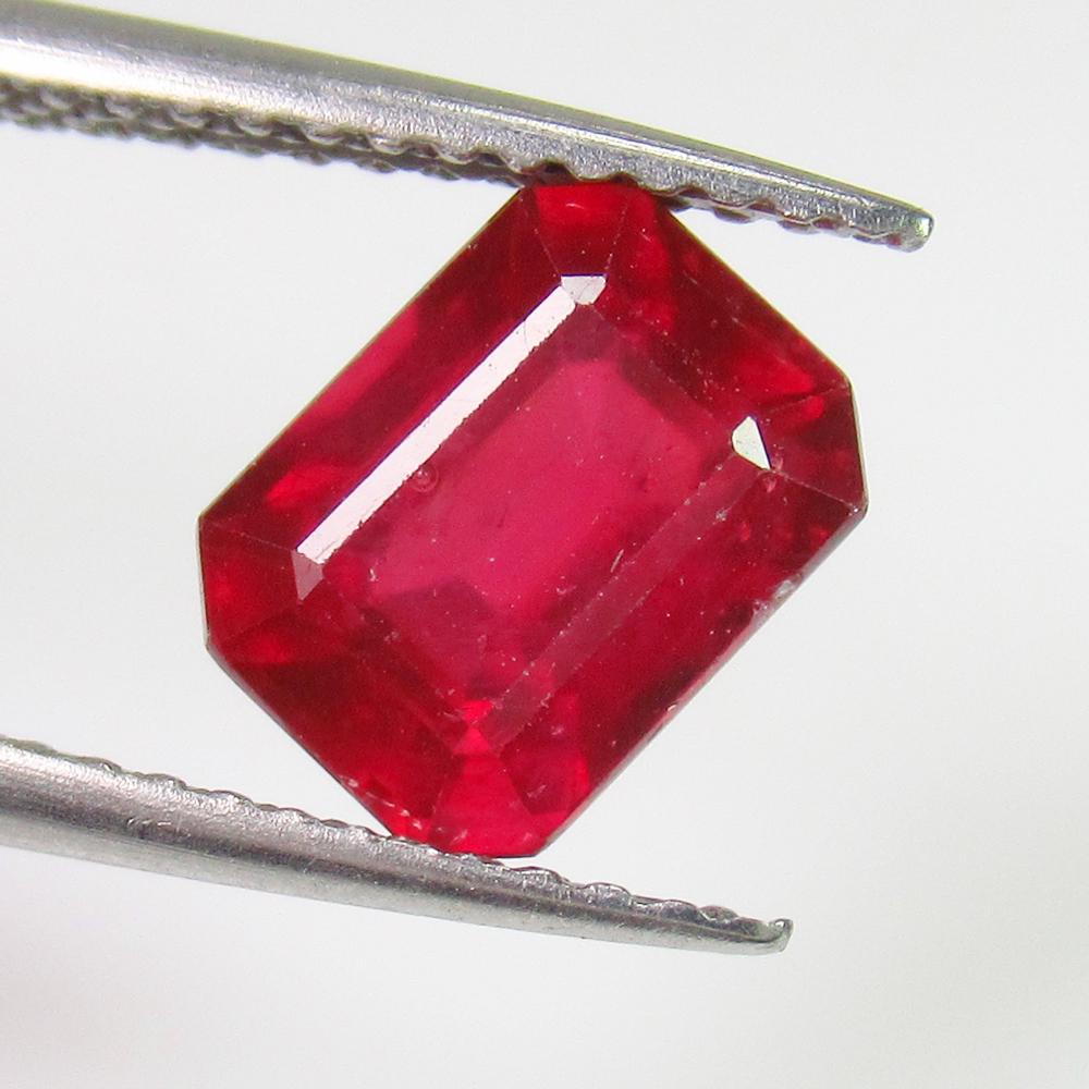 2.20 Ct Genuine Blood Red Ruby Octagon Cut (1 of 2)