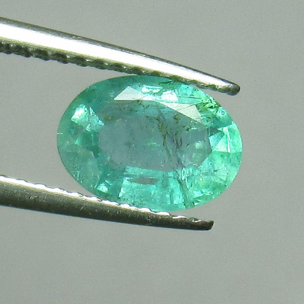1.15 Ct Genuine Zambian Emerald Oval Cut (1 of 2)