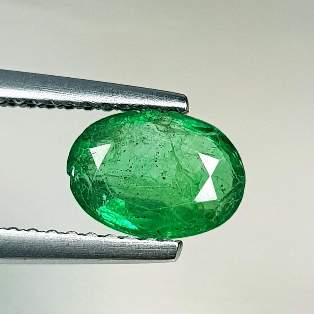 Natural Emerald Oval Cut 0.86 ct (1 of 1)