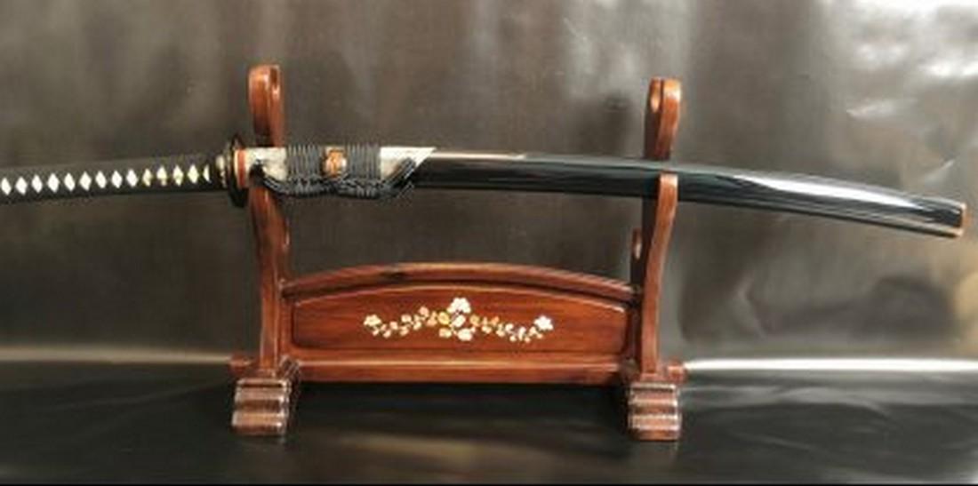 Brilliant Sword for practicing Tameshigiri and Iaito: Very nice Sword for Tameshigiri and Iaito Katana is made of high quality folded T10 steel, and traditional differentially hardened in oil, so that a harder cutting edge (ha) arises with respect to the