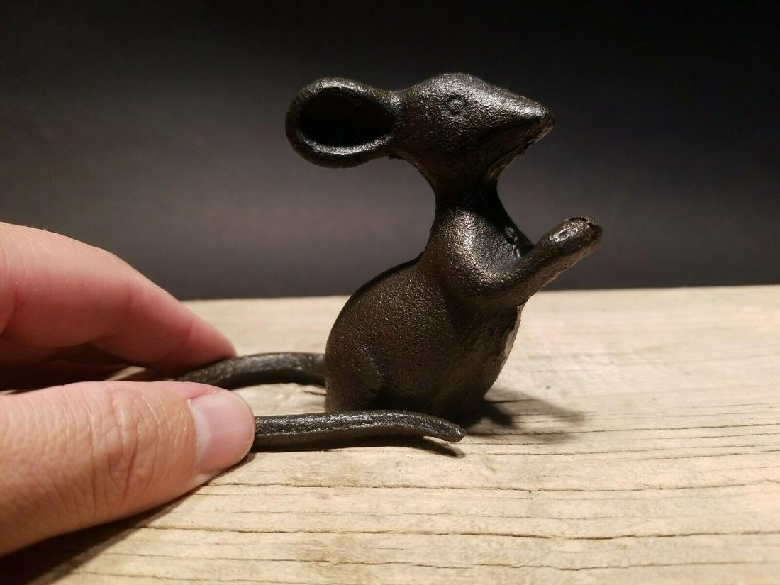 Cast Iron Mouse: 3" tall 4" long 11 oz. Such a neat little reproduction cast iron mouse. All solid metal painted a dark brown color. The casting is a bit rough, but it still looks great! Reserve: $10.00 Shipping: Dome