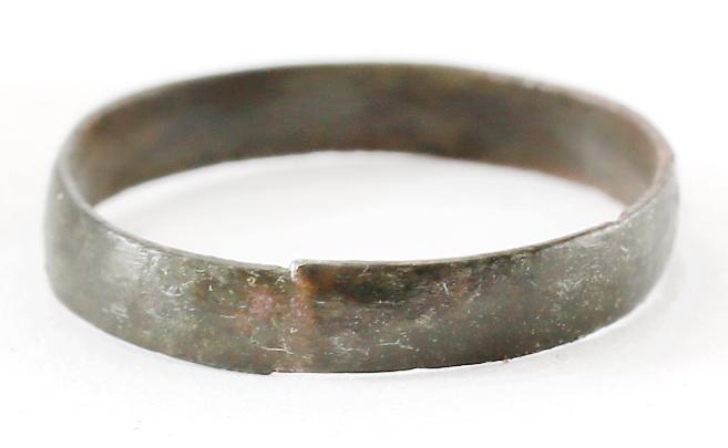 VIKING WOMAN’S WEDDING RING, 866-1067 AD: No Reserve! SIZE 3 ¾. Bronze, originally gilt, size 3 3/4. 2.6mm, width low rounded face. Good patina and preservation. Sized for the small finger as was the custom in some areas. Gift boxed with cer