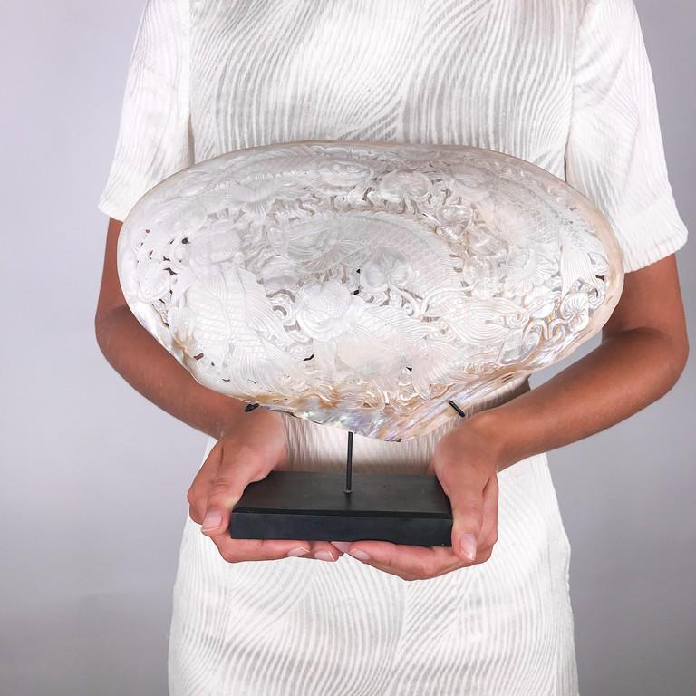 Giant engraved mother of pearl shell - Japanese KOI: Title: Giant engraved mother of pearl shell - Japanese KOI Fish engraving Maker: Design: Jake Richmond Origin: Indonesia Date/Period: 2016 Materials:Mother Of Pearl Shell Dimensions:Completely engrave