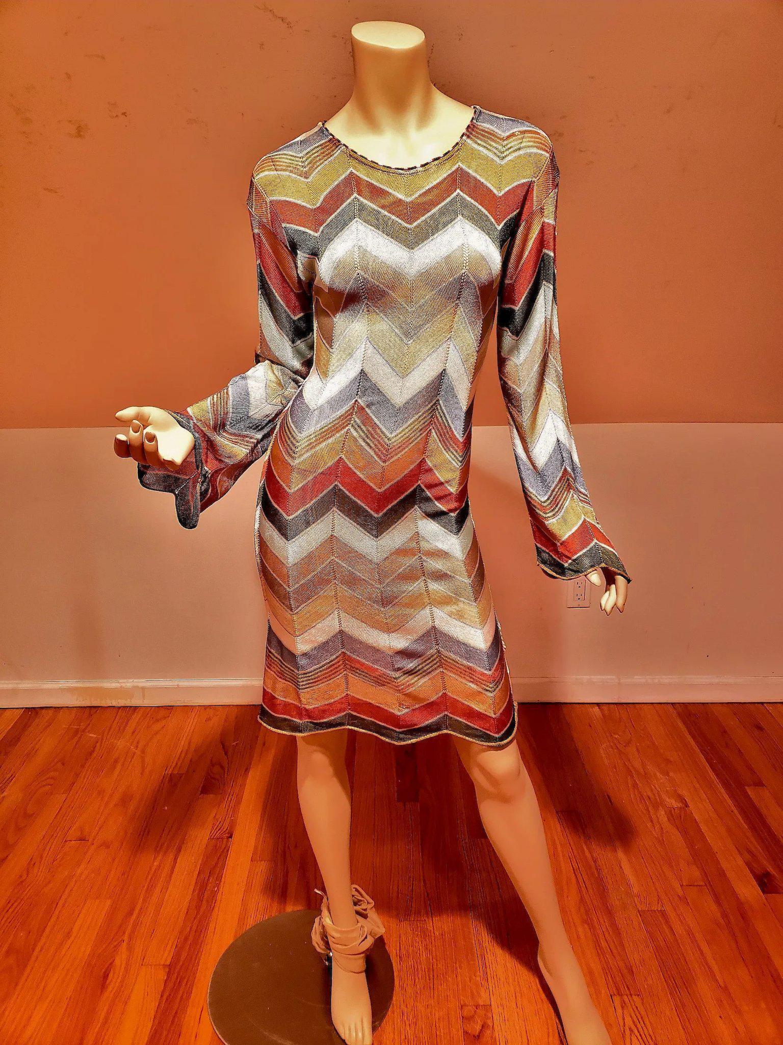 Vtg Missoni silk Cravanelle Chevron knit dress Poet: Gorgeous Supple Missoni Italy Chevron dress with Poet long sleeves. Knee Length In very good vintage conditionThis vintage item is pre-owned and pre-loved. We disclose major defects, but you can expec