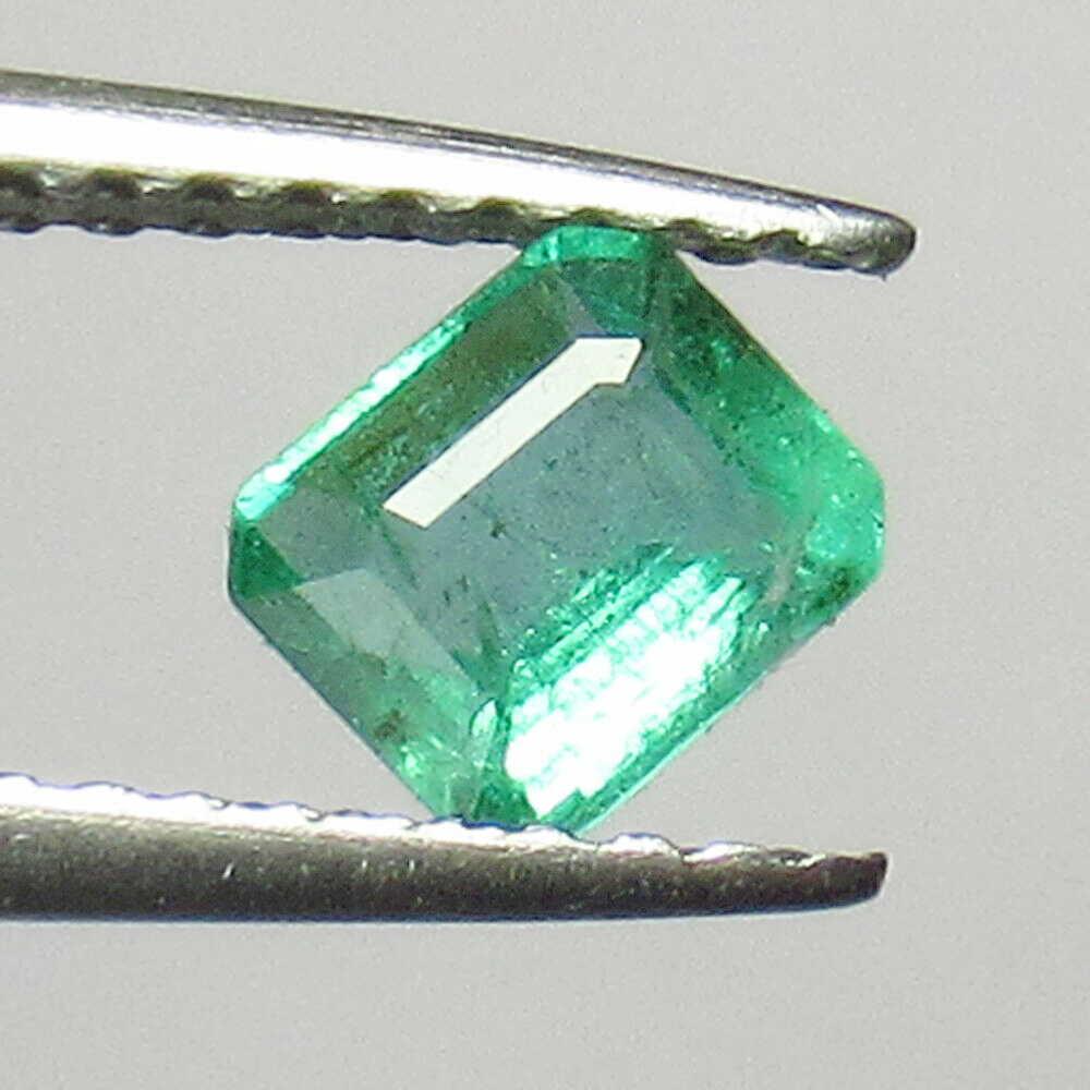0.51 Ct Genuine Zambian Emerald Octagon Cut (1 of 2)