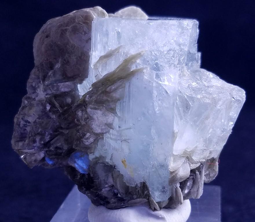 38 Grams Beautiful Aquamarine Specimen with Mica: No Reserve! Title: 38 Grams Beautiful Aquamarine Specimen with Mica Weight: 38 Grams Origin: Pakistan Materials: Specimen Size: 37x33x27 MM Additional Information: Treatment:Natural Shipping: Domesti