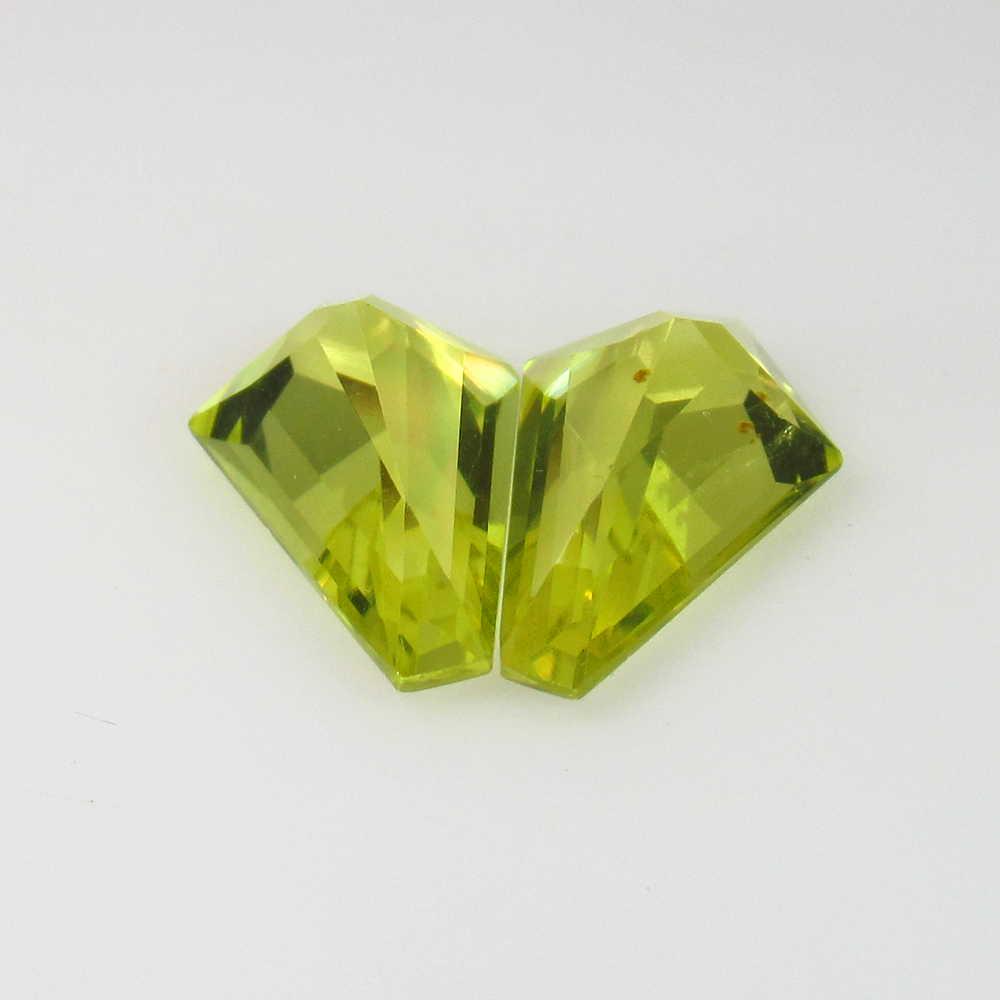 4.33 Ct Genuine Lemon Quartz Fancy Pair: No Reserve! Title: 4.33 Ct Genuine Lemon Quartz Fancy Pair Stone Clarity: VVS Gemstones: Natuarl Lemon Quartz Carat Weights: 4.33 Size/Dimensions: 13.50 x 8.50 x 4.00 mm / 2 PC's Additional Informatio