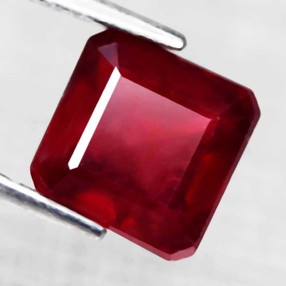 2,36 cts Natural Scissor cut Blood Red Ruby (1 of 3)
