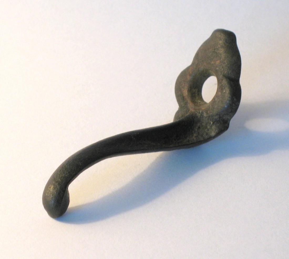 vintage cast iron coat hook. (1 of 1)