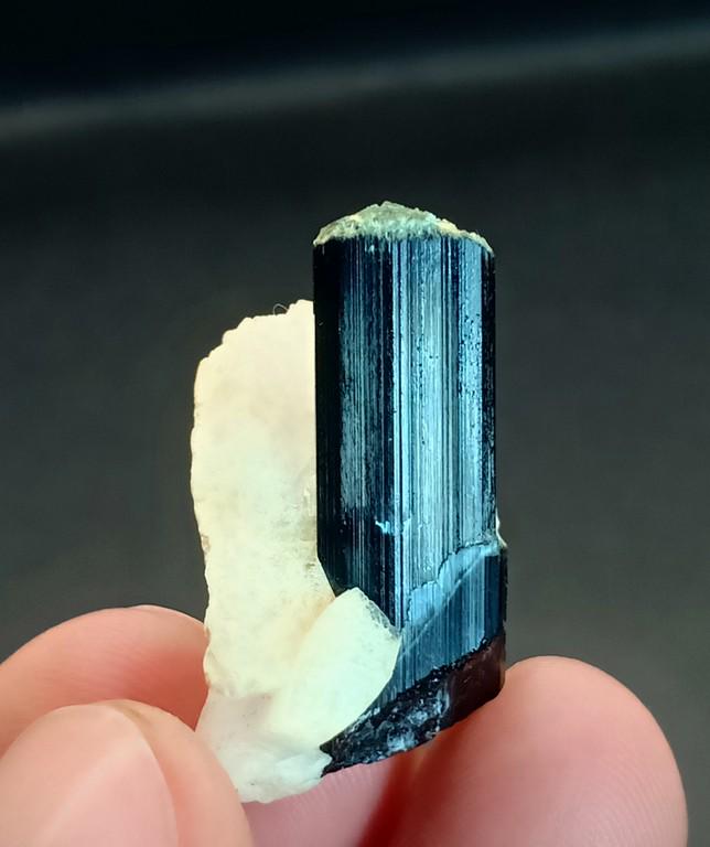 6 Gram Amazing Natural Tourmaline With Cleavelandite: No Reserve! Title: 6 Gram Amazing Natural Tourmaline With Cleavelandite Specimen Treatment: Natural Gemstone: Tourmaline With Cleavelandite Weight: 6 Gram Size/Dimensions: 30x21x16 mm Origin: Pakistan