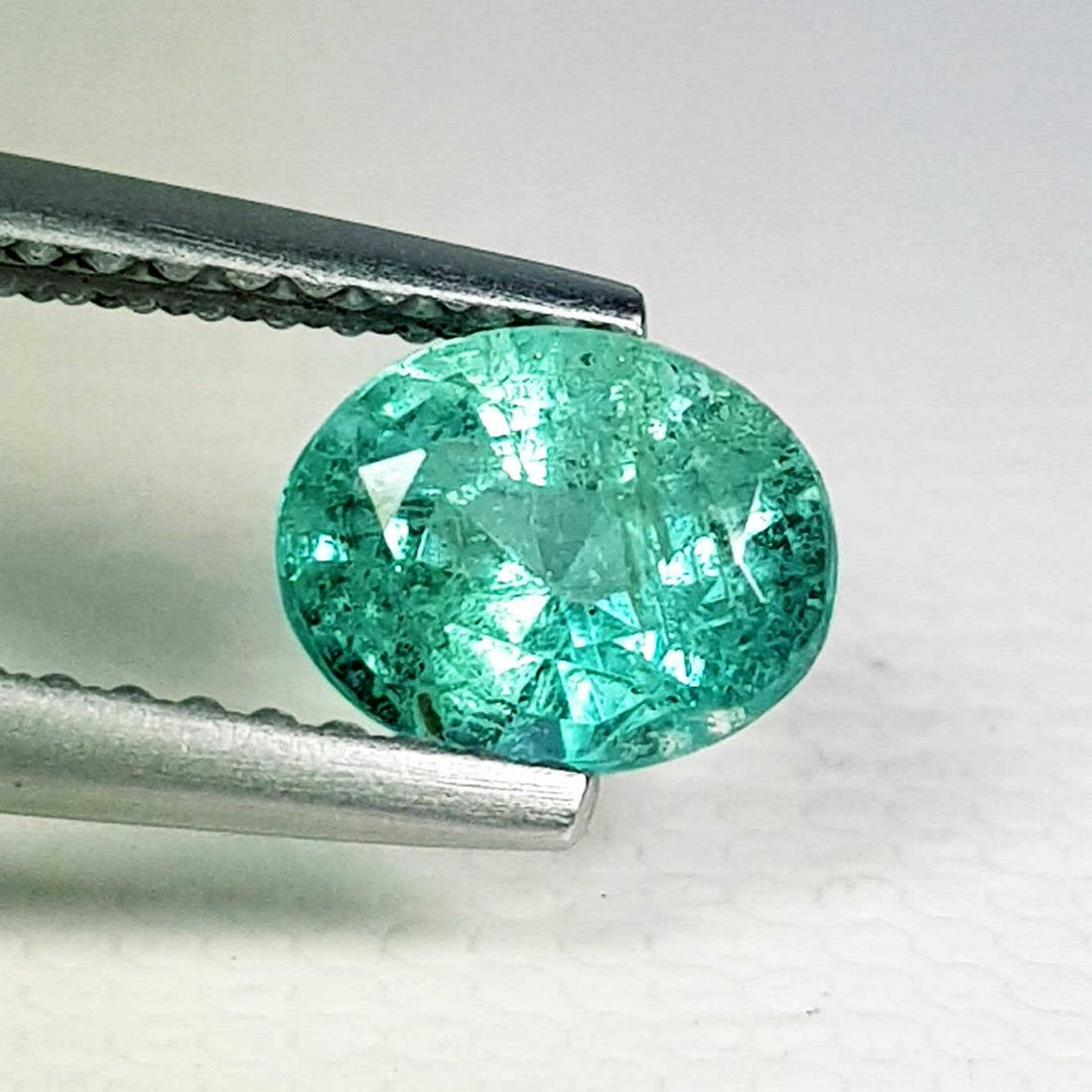 Natural Emerald Oval Cut 0.95 ct (1 of 6)
