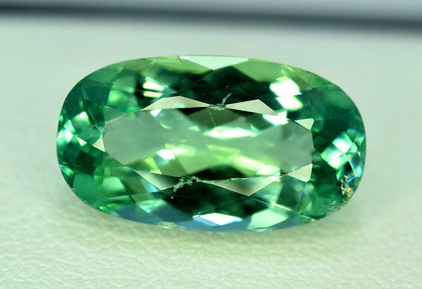 7.90 Carats Very Amazing Lush Green Spodumene Kunzite (1 of 4)
