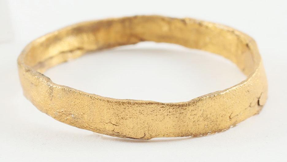 VIKING WARRIOR’S WEDDING RING. 9th-10th century: Early example with hand hammered finish. Bronze, size 11 ½, 3.5mm width. Professionally refurbished with the gold surface restored. Gift boxed with a certificate of authenticity. Reserve: $70.00 Ship