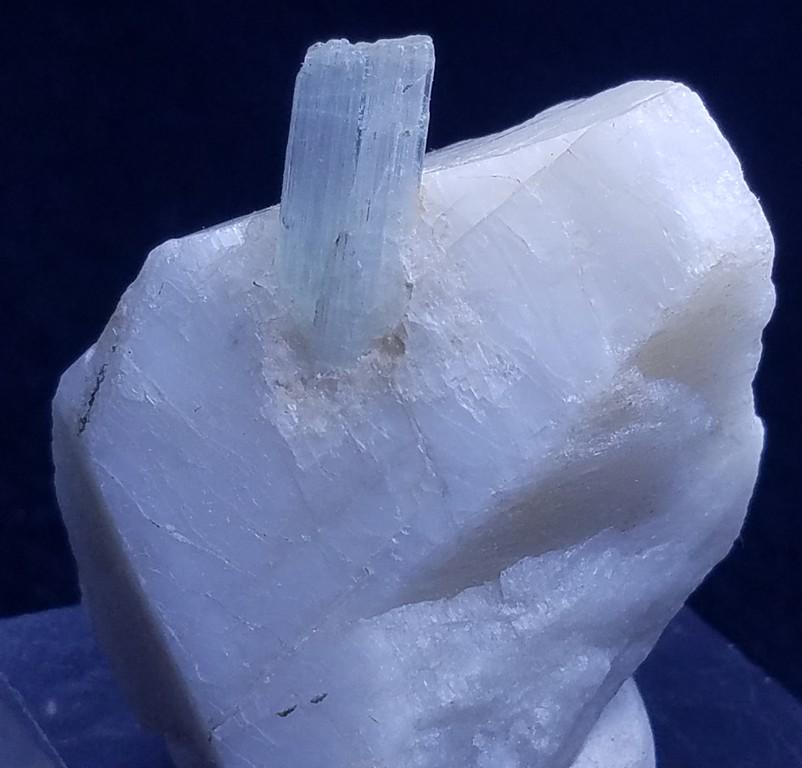 30 Grams Beautiful Aquamarine Specimen: No Reserve! Title: 30 Grams Beautiful Aquamarine Specimen Weight: 30 Grams Origin: Pakistan Materials: Specimen Size: 44x37x22 MM Additional Information: Treatment: Natural Shipping: Domestic: Flat-r