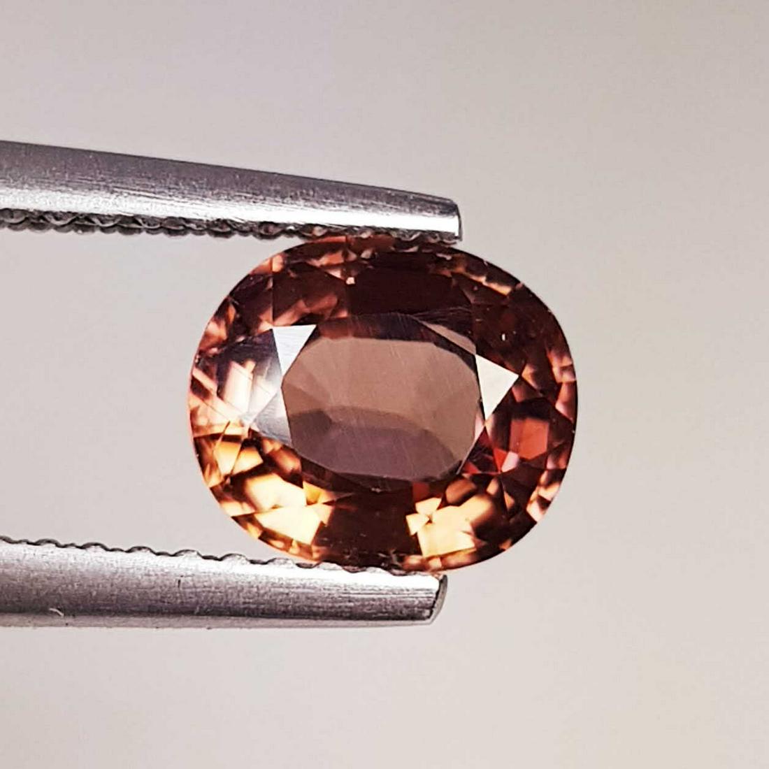 1.80 ct Natural Zircon Oval Cut: No Reserve! Title: 1.80 ct Natural Zircon Oval Cut Color/Clarity: VVS Gemstones: Loosegemstone Carat Weights: 1.8 Size/Dimensions: 7.30 x 6.30 x 3.50 Oval - Cambodia Shipping: Worldwide: Flat-rate of 