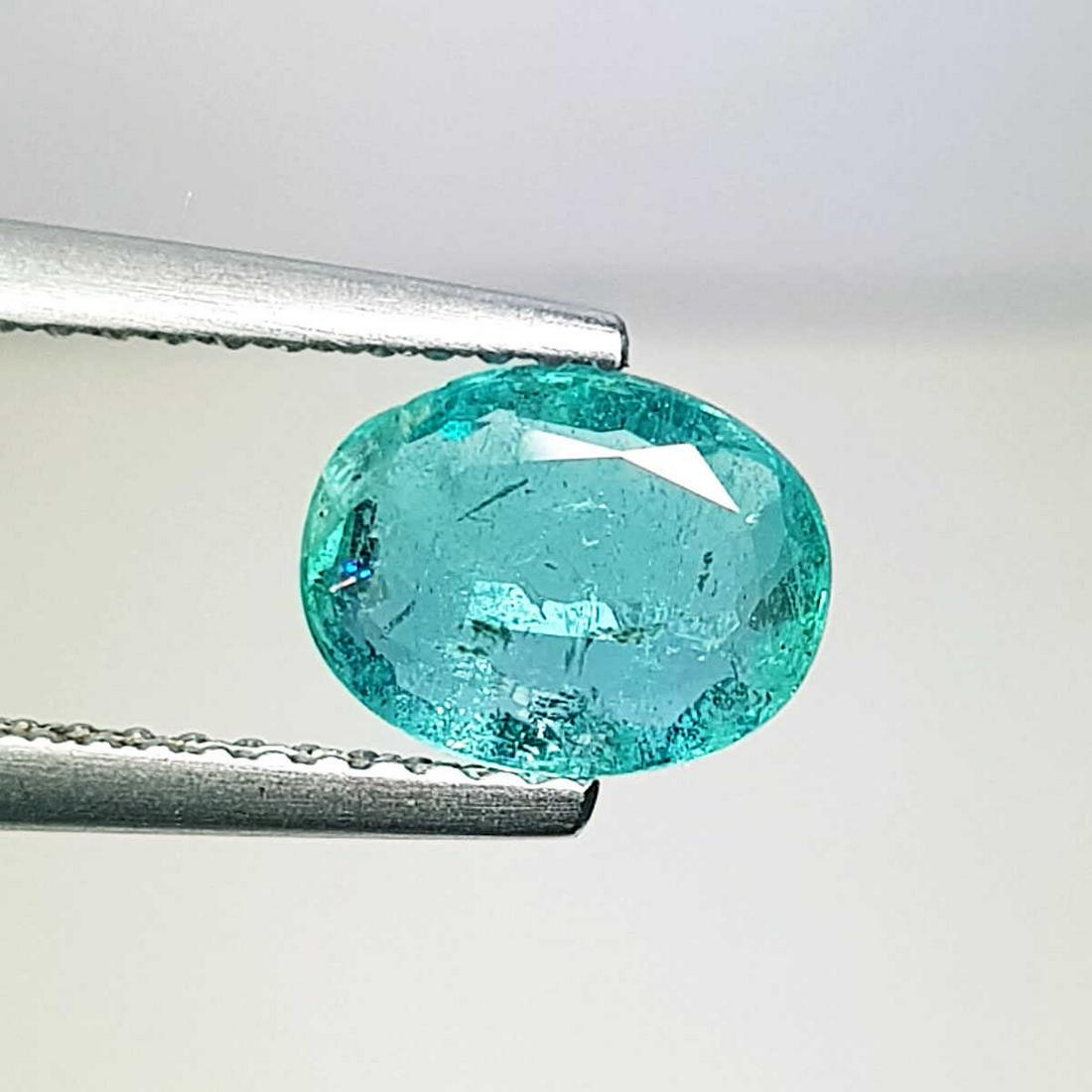 Natural Emerald Oval Cut 1.10 ct (1 of 5)